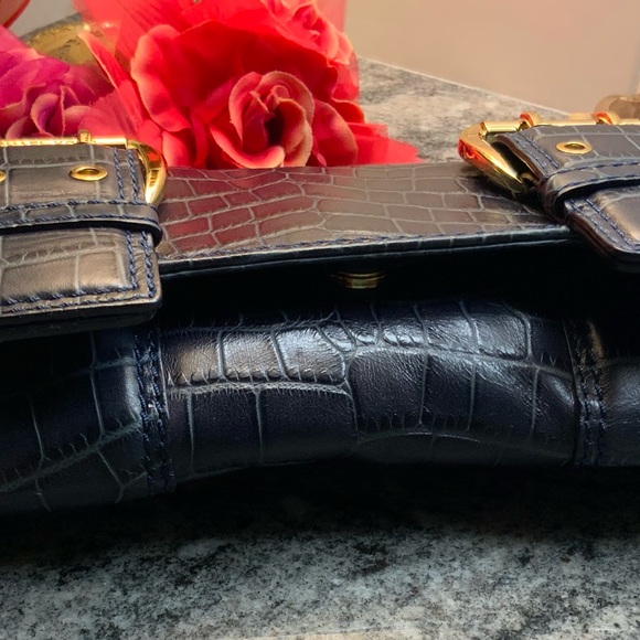 💥SALE💥 Great vintage Michael Kors dark blue croc embossed clutch. A0901 - Picture 8 of 11